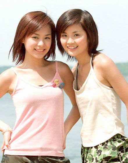 Старые фото: симпатичные певицы Чжун Синьтун и Цай Чжоянь