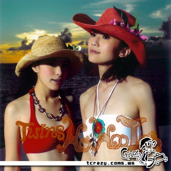 Старые фото: симпатичные певицы Чжун Синьтун и Цай Чжоянь