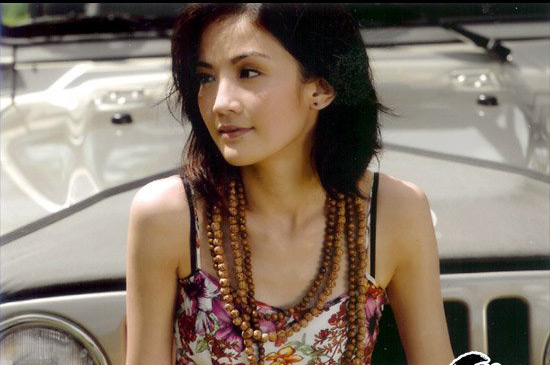 Старые фото: симпатичные певицы Чжун Синьтун и Цай Чжоянь