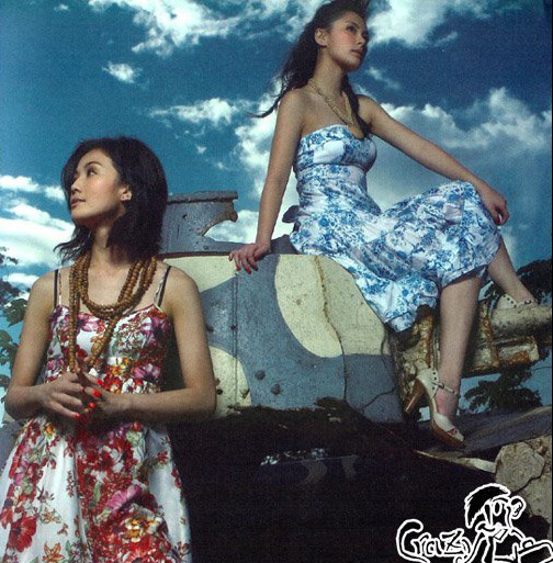 Старые фото: симпатичные певицы Чжун Синьтун и Цай Чжоянь