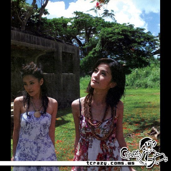 Старые фото: симпатичные певицы Чжун Синьтун и Цай Чжоянь