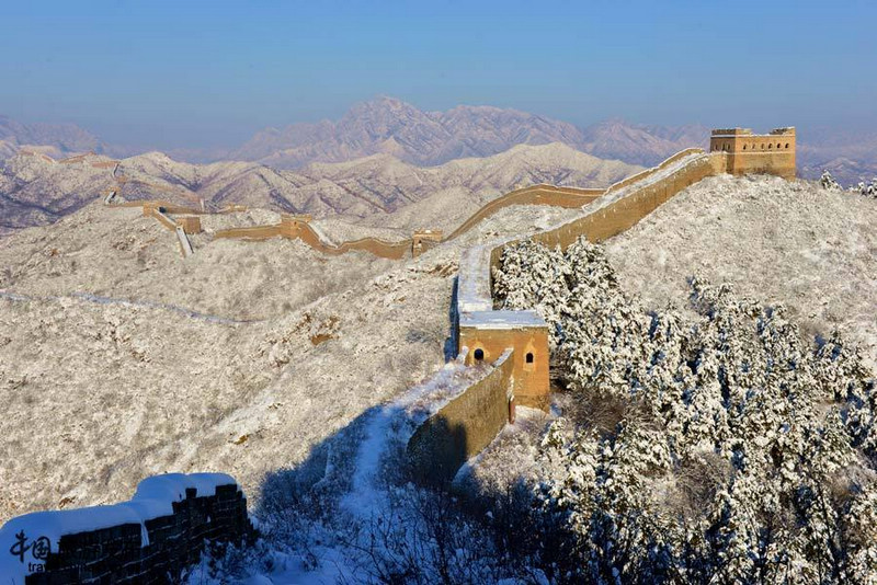 Участок Великой китайской стены Цзиньшаньлин после снегопада