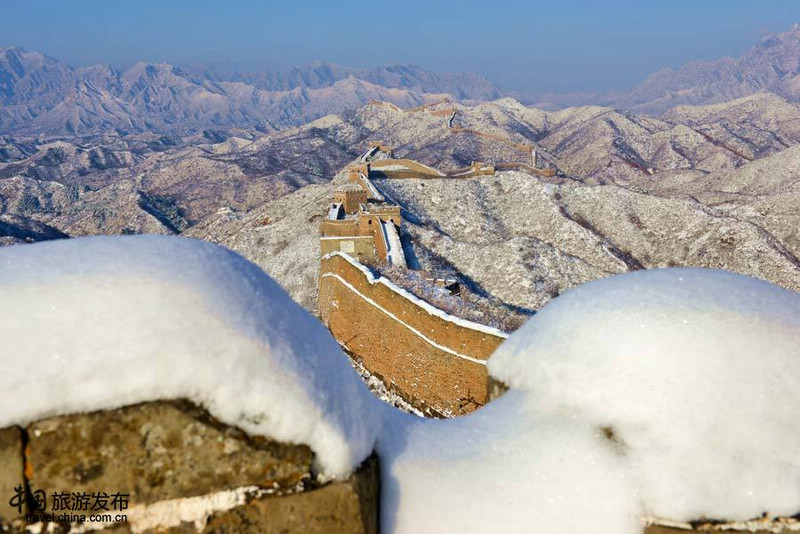 Участок Великой китайской стены Цзиньшаньлин после снегопада