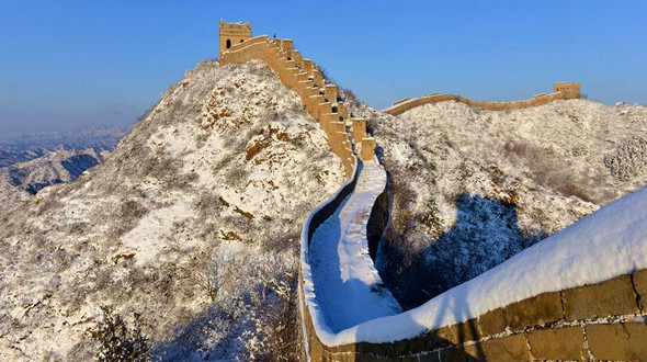 Участок Великой китайской стены Цзиньшаньлин после снегопада