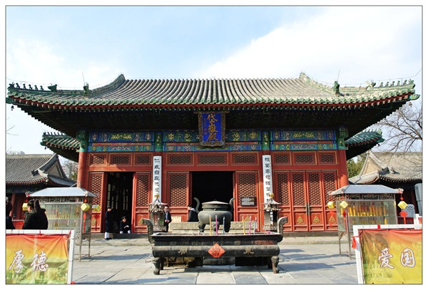 Храм Дунъюэ в Пекине