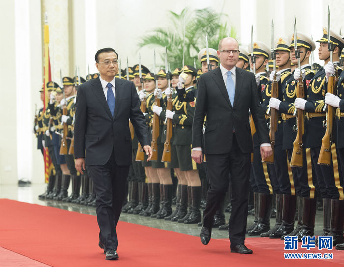 Ли Кэцян провел переговоры с премьер-министром Чехии