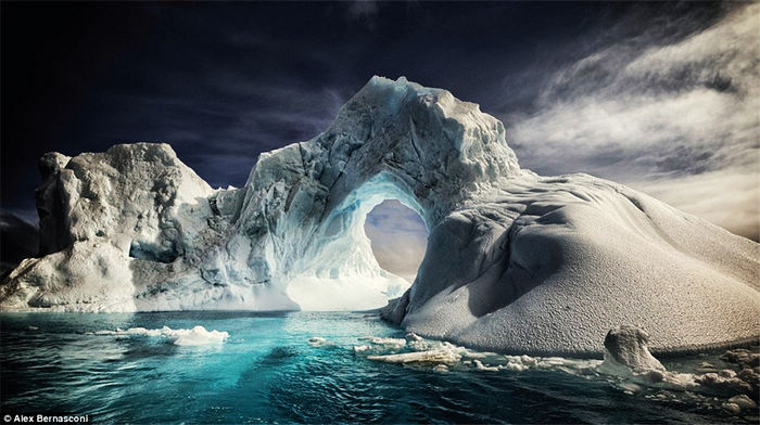 Очаровательная красота Антарктики 90 градусов минус нуля