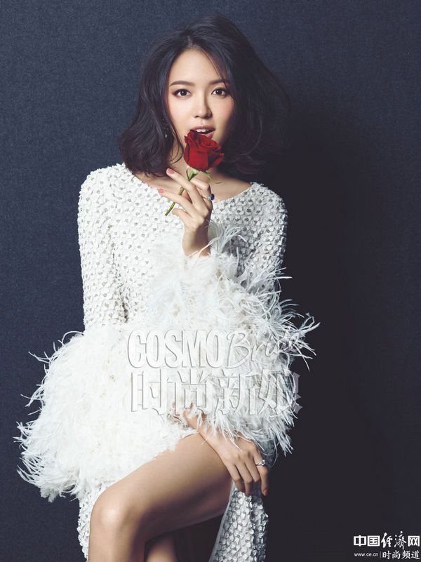 Бывшая мисс мира Чжан Цзылинь украсила декабрьскую обложку журнала COSMO Bride