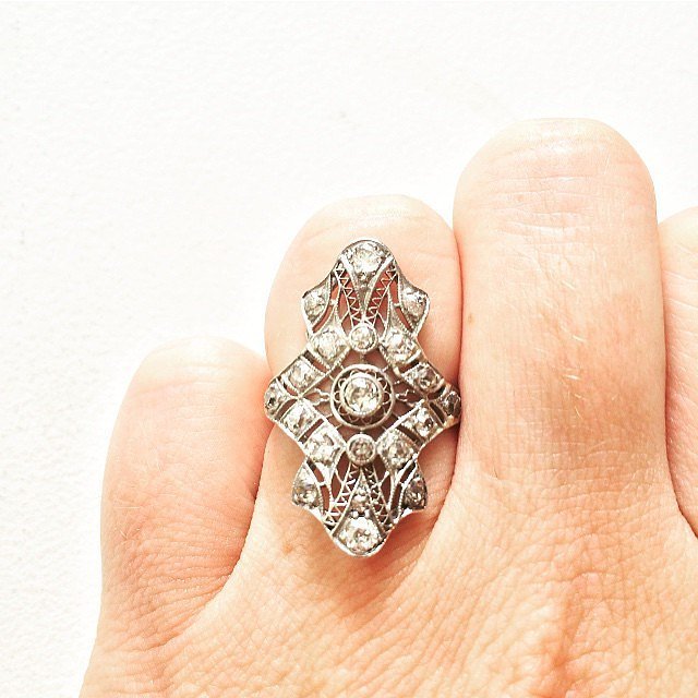 Необыкновенные бриллиантовые кольца в Instagram