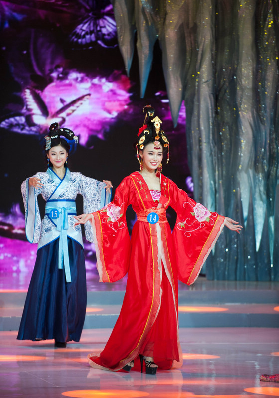В г. Маньчжоули завершился международный конкурс красоты представительниц Китая, России и Монголии 