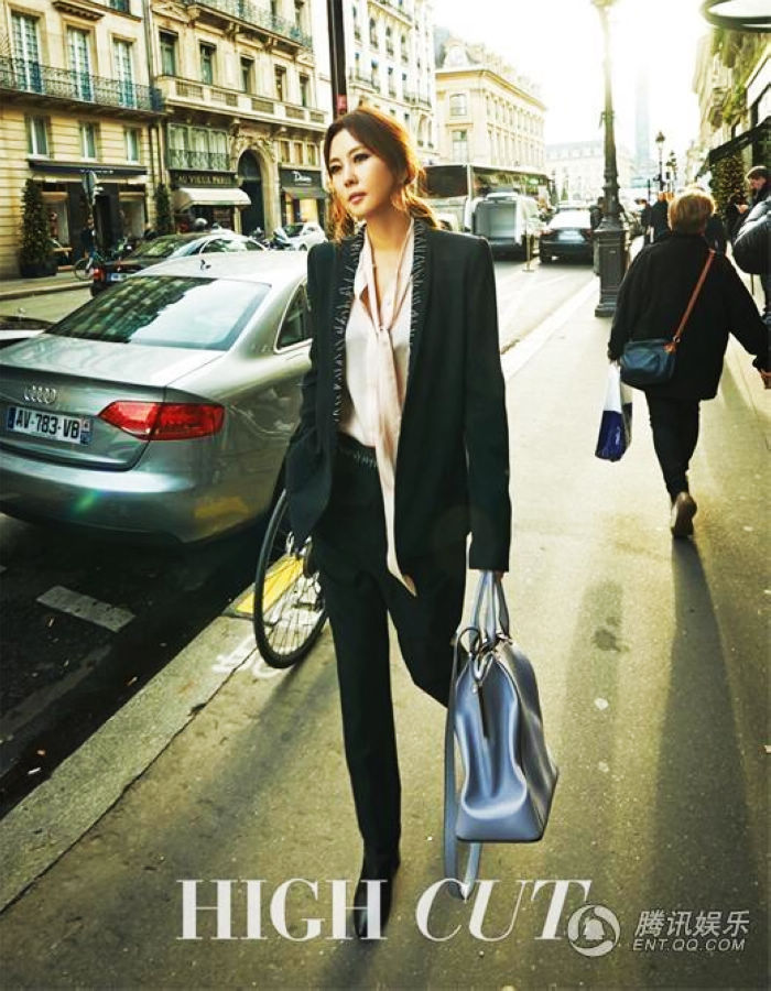 Южнокорейская красотка Ким Нам Чжу в модных блокбастерах в Париже