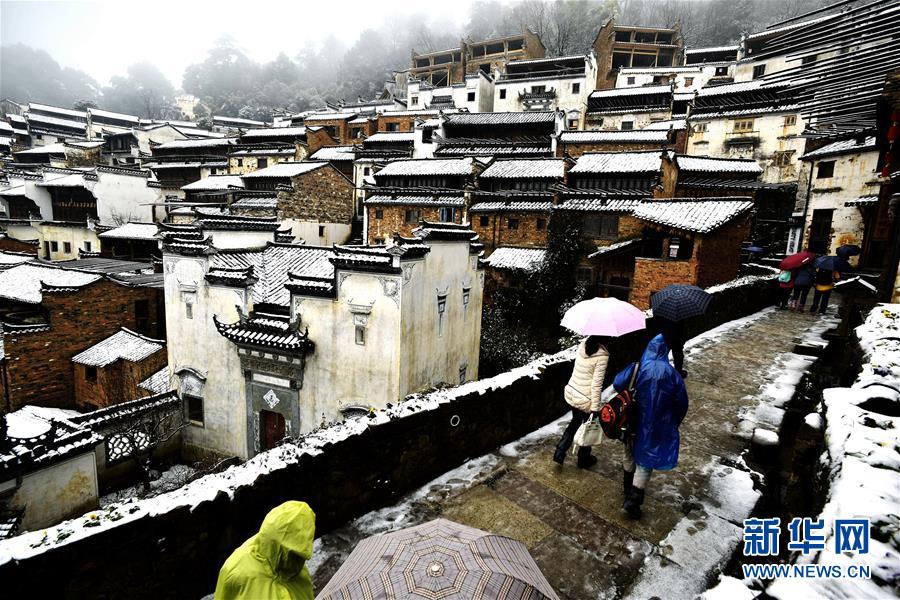 Древняя деревня Уюань провинции Цзянси после снегопада