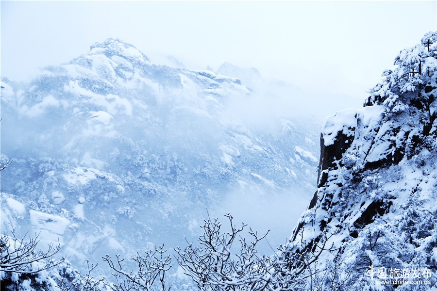 Сказочный снежный мир в горах Хуаншань 