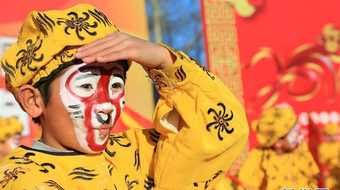 Пекинцы торжественно отмечают год Обезьяны