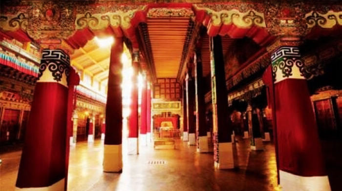 Потала – царский дворец и буддийский храмовый комплек