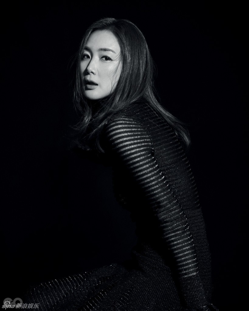 41-летняя корейская звезда Чхве Джиу (Choi Ji-woo) на черно-белых фото