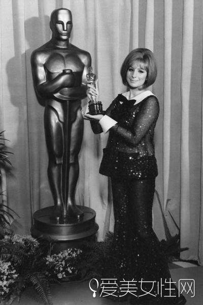 Прекрасные моменты на церемониях вручения «Оскара» -------------------------------------------------------------------------------- 