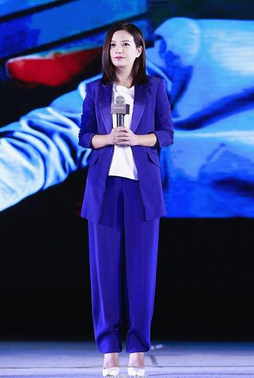 Китайская звезда Шоу-бизнеса – модная Чжао Вэй