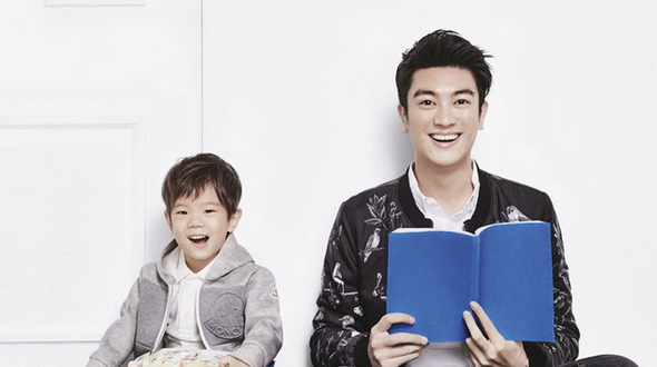 Актер Ду Цзян и его сын на обложках журнала