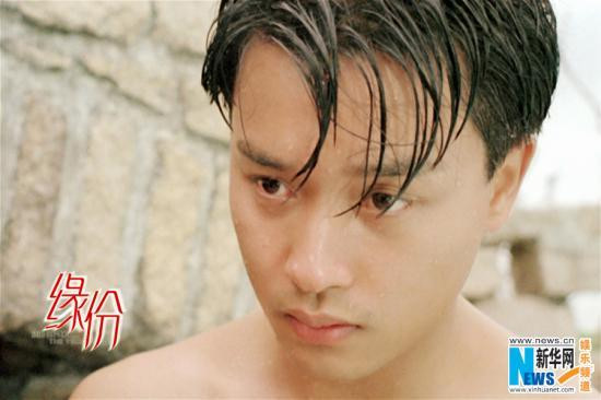 Кадры из фильма в честь актера Чжан Гожуна «Судьба»