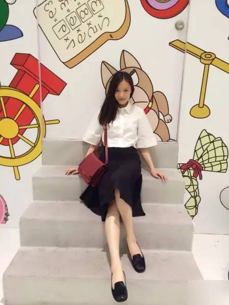 Стильная китайская актриса Ни Ни