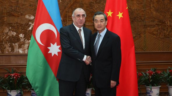 Ван И встретился с главой МИД Азербайджана