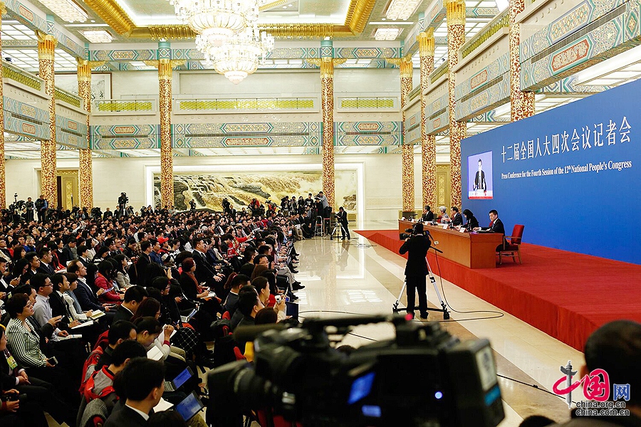 Встреча премьера Госсовета КНР Ли Кэцяна с журналистами 