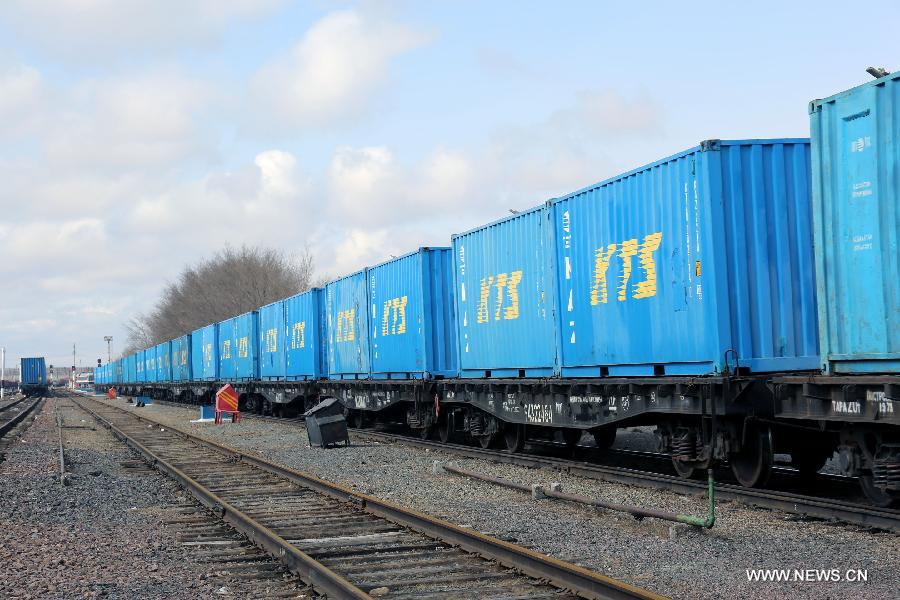 Поезд с 2 тыс тонн подсолнечного и рапсового масла, купленного китайской компанией 'Айцзюй' в Казахстане, 20 марта отправился со станции 'Достык' Алматинской области. 