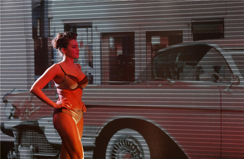 В Москве состоялся показ нижнего белья в стиле «Красавица и монстр» В Москве состоялся показ нижнего белья в стиле «Красавица и монстр»