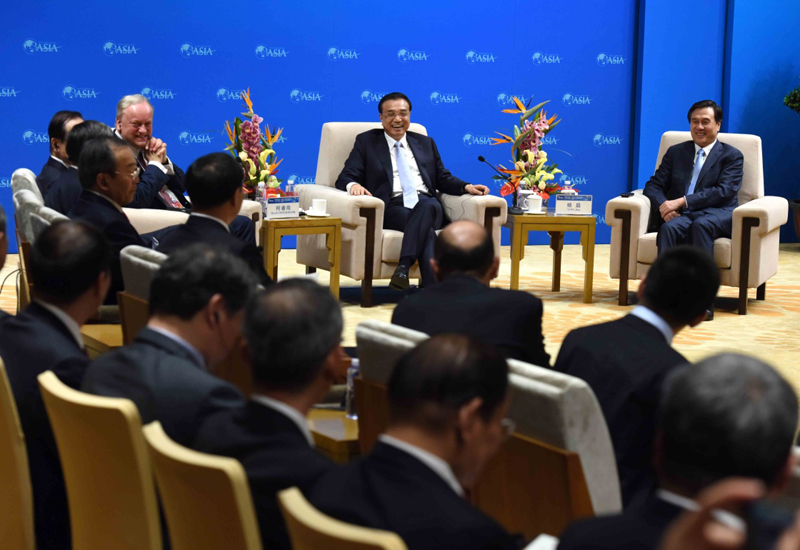 Ли Кэцян провел диалог с видными деятелями Китая и других стран в рамках Боаоского Азиатского форума-2016