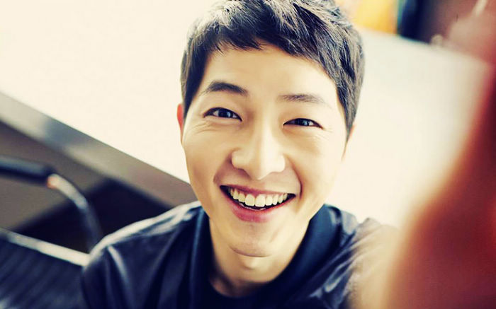 Селфи телезвезды Южной Кореи Сон Джун Ки – исполнитель героя «Потомки Солнца»