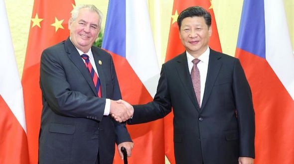 Китай и Чехия должны укрепить политическую основу двустороннего сотрудничества -- Си Цзиньпин