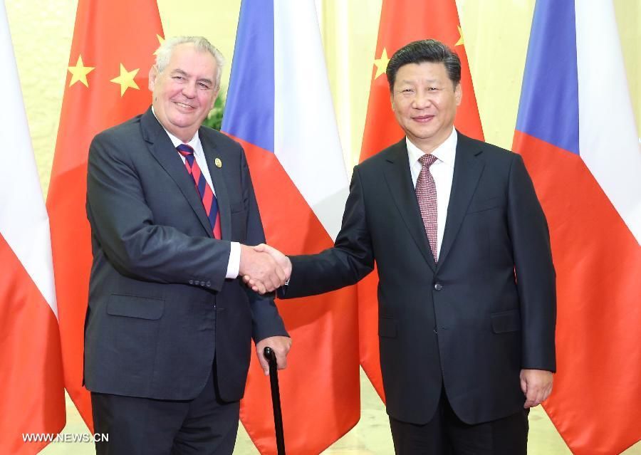 Китай и Чехия должны укрепить политическую основу двустороннего сотрудничества -- Си Цзиньпин