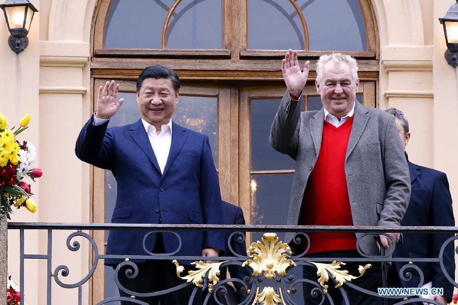 В понедельник председатель КНР Си Цзиньпин и президент Чехии Милош Земан провели встречу в Праге.