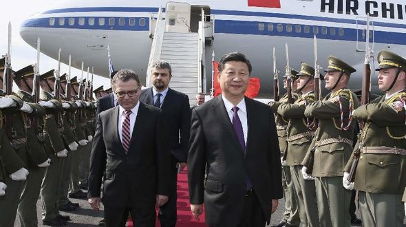 Си Цзиньпин прибыл в Чехию с государственным визитом