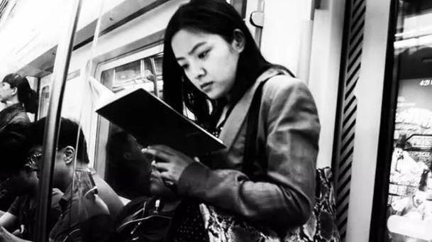Фотограф за три года сфотографировал почти 10 тыс. девушек в пекинском метро