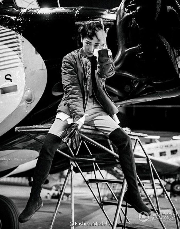 Чжоу Сюнь в новых фото с винтажным стилем