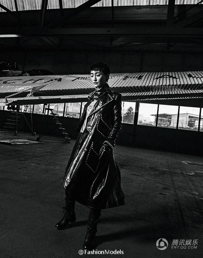 Чжоу Сюнь в новых фото с винтажным стилем