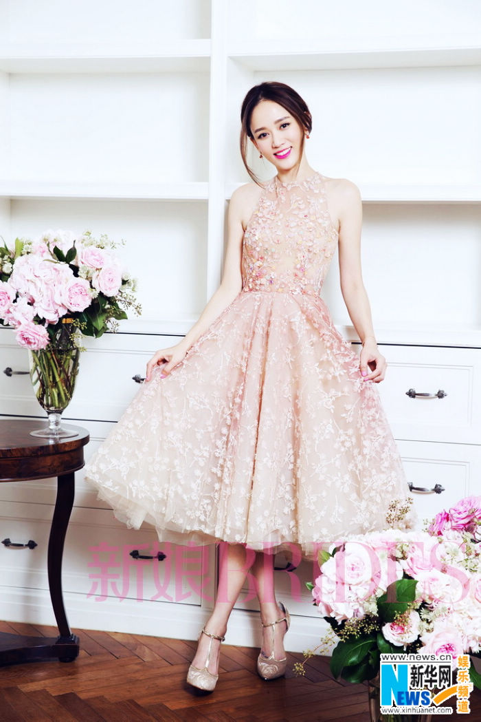 Чэнь Цяоэнь в новых снимках для журнала «Невеста» на апрель