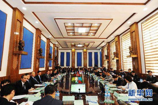 Китай и Узбекистан провели симпозиум по экономическому сотрудничеству
