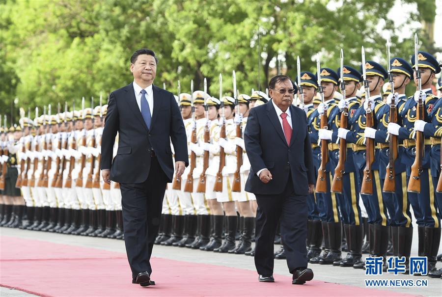 Си Цзиньпин провел переговоры с лидером Лаоса Б. Ворачитом