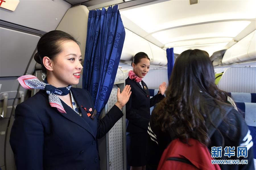 Пара стюардесс-близнецов в Авиакомпании China Eastern Airlines