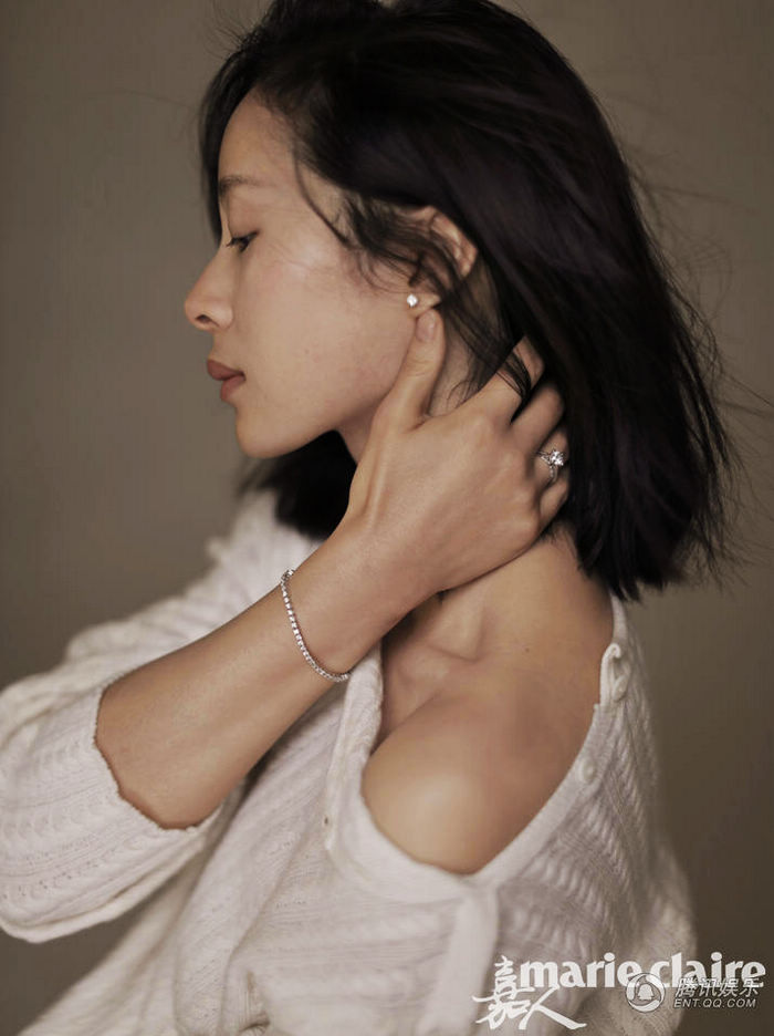 Цзян Иянь попала на обложку модного журнала