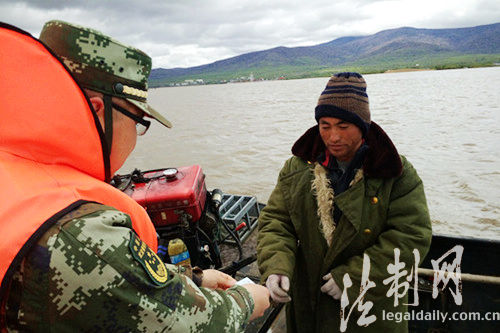 В период весенней ловли рыбы на китайско-российской границе была объявлена операция «Гром-2016»