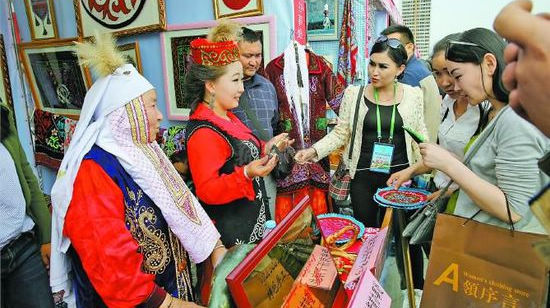 Казахская делегация из 40 человек съездила в Синьцзян в рамках обмена и сотрудничества в сфере туризма