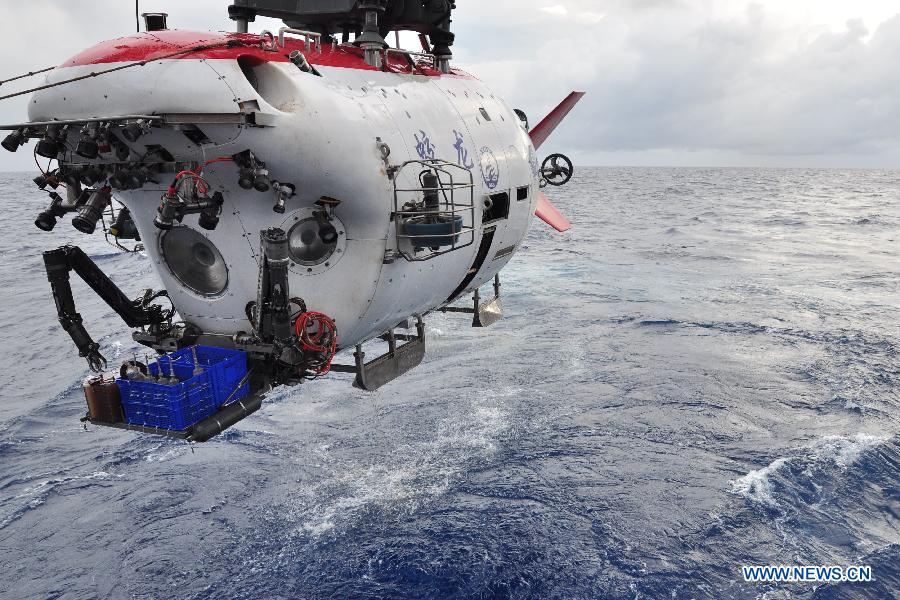 Пилотируемый батискаф 'Цзяолун' /'Водянойдракон'/ в воскресенье совершил последнее научно-прикладное погружение в морскую впадину Яп в северо-западной акватории Тихого океана, максимальная глубина погружения составила 6579 метров.