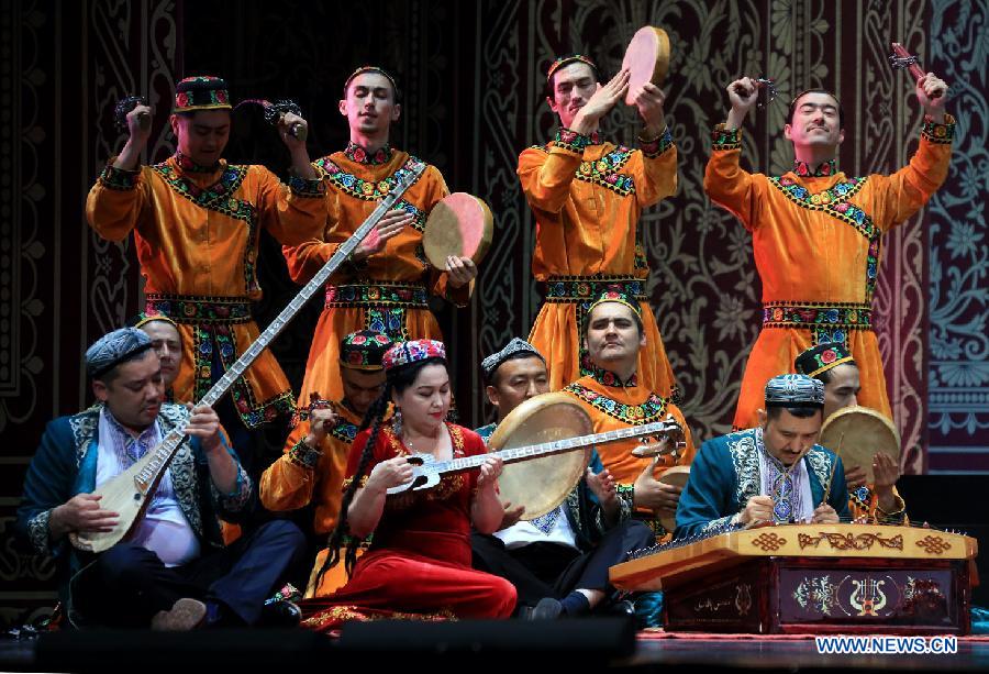 Представление музыкально-танцевальнойдрамы &apos;Китайская мечта на Шелковом пути: Мэшрэп навсегда&apos; висполнении труппы Синьцзянского театра искусств состоялось накануне в столице Казахстана.