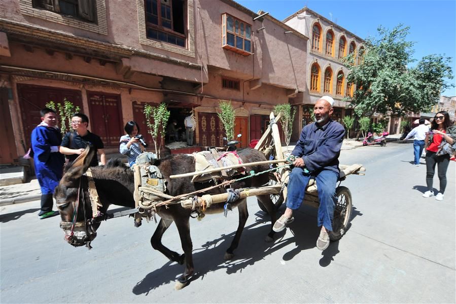 Кашгар встречает туристический сезон