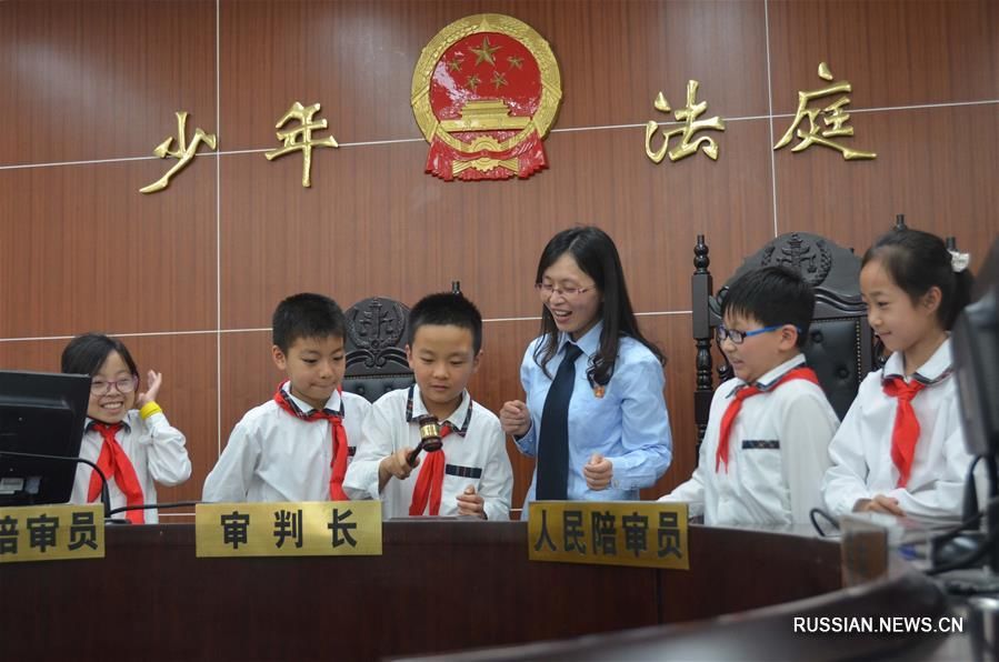 В различных районах Китая проходят мероприятия по случаю предстоящего Международного дня защиты детей
