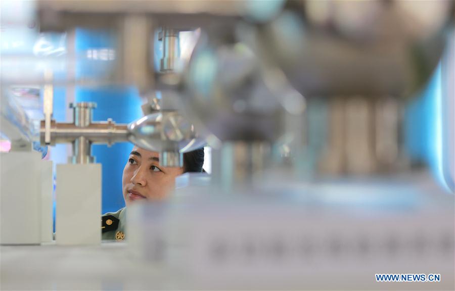 В эти дни в Пекинском выставочном центре проходит Национальная выставка научно-технических и инновационных достижений 12-й пятилетки. 